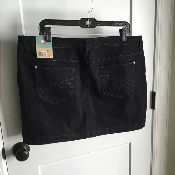 Black Jean Miniskirt Size 16 - Picture 2 of 2